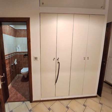 Spacious Apartment 6Min From The Dancing House Prague Luaran gambar