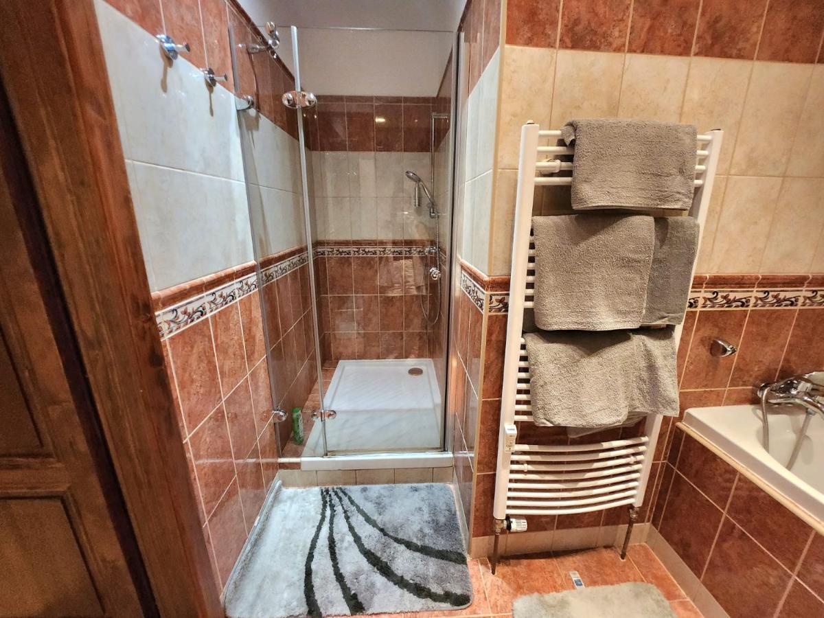 Spacious Apartment 6Min From The Dancing House Prague Luaran gambar