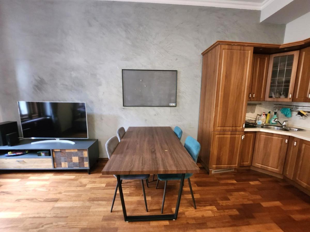 Spacious Apartment 6Min From The Dancing House Prague Luaran gambar